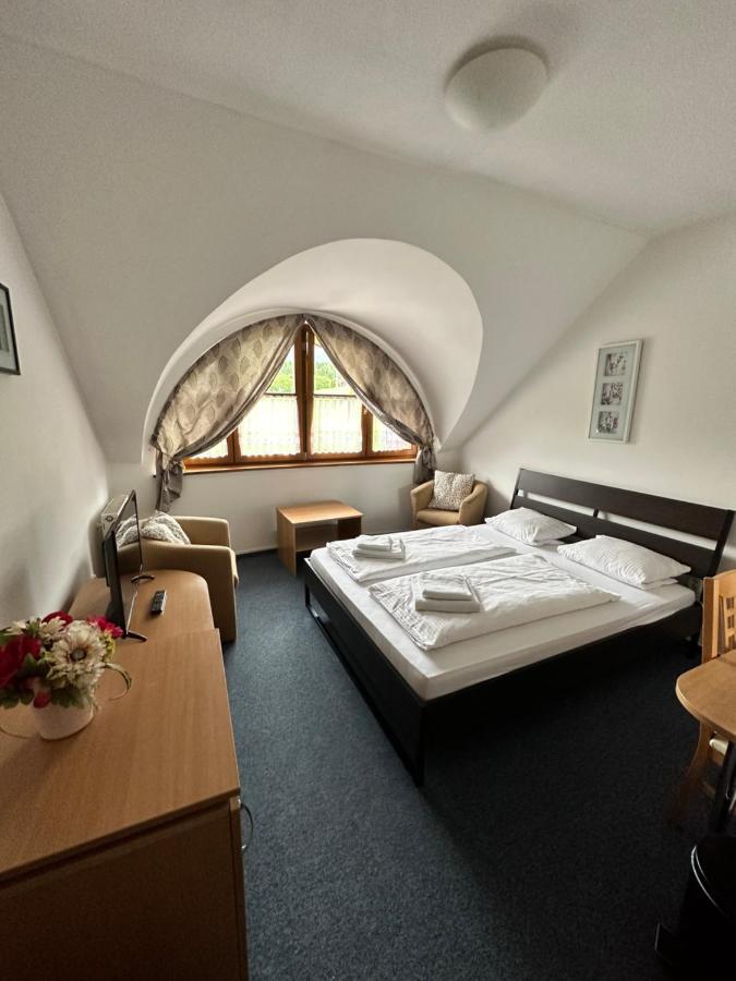 Garni Hotel Gavurky Terhely Kültér fotó