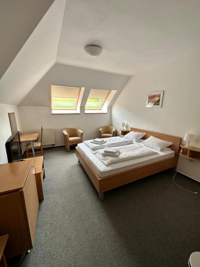 Garni Hotel Gavurky Terhely Kültér fotó